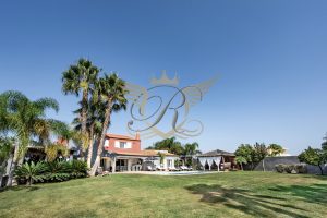 Charming Villa for Sale near Quinta do Lago