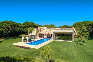 Vilamoura Luxury 6-Bedroom Villa for Sale