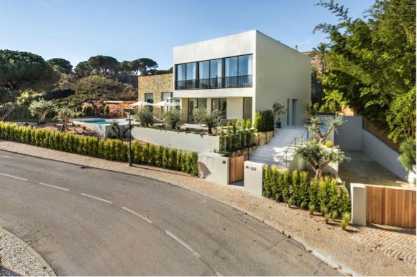 Real Estate Staging: THREE Top Tips To Enhance Your Algarve Property’s Appeal