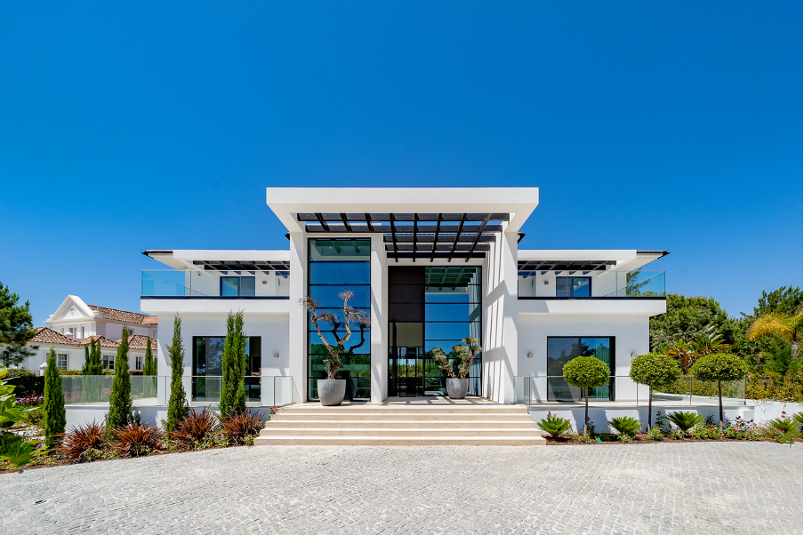 The Many Faces of Luxury Living